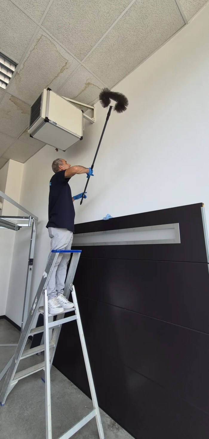 Nettoyage détaillé d'une bouche de ventilation