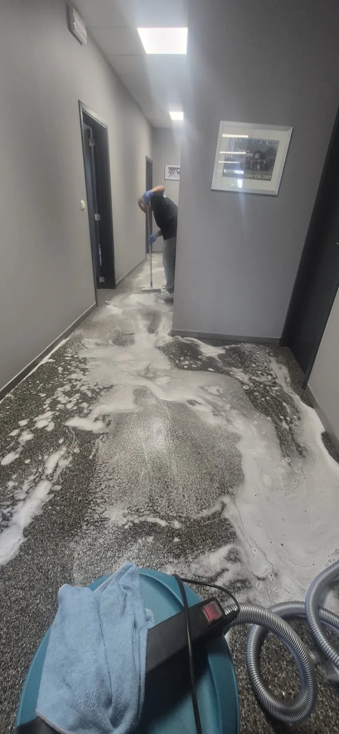Extraction de moquette — couloir