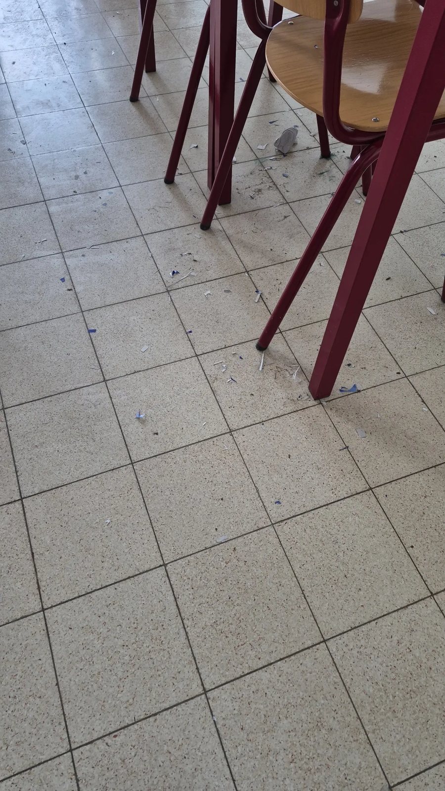 Vestiaires d'école nettoyés par ZELO Services